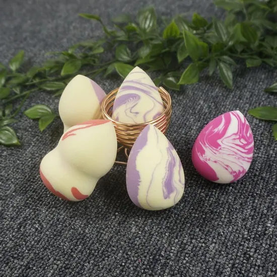 Puderquaste, Puderquastenschwamm, Kosmetikschwamm für das Gesicht