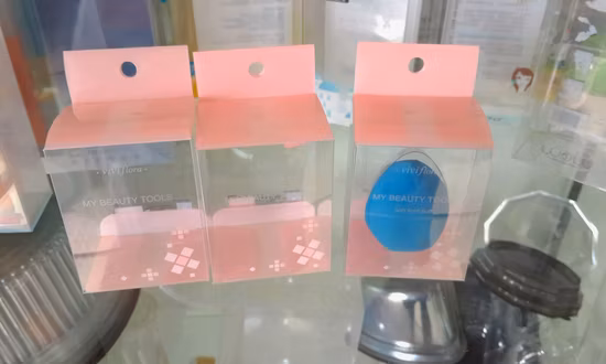 Klarsichtverpackung aus Kunststoff für Kosmetikzubehör